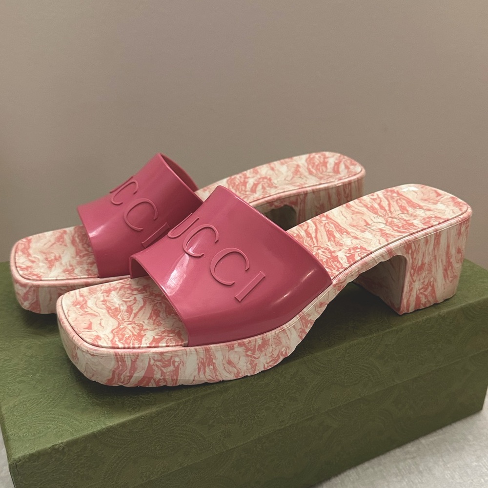 Gucci Rubber Slides Marbled Pink